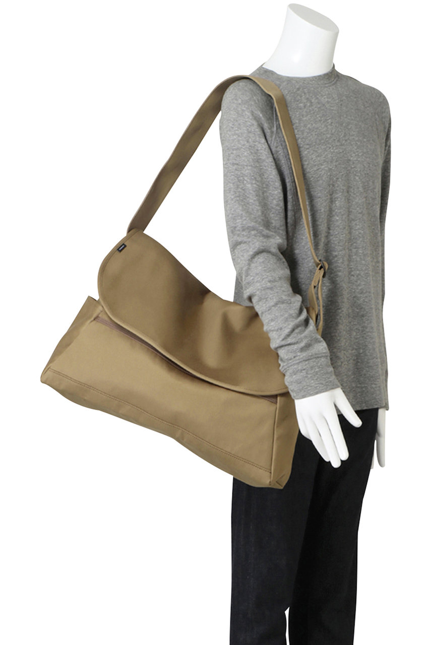 UNIVERSAL PRODUCTS.(ユニバーサル プロダクツ)｜【MEN】OROGINAL CHINO MESSENGER BAG バッグ/CAMEL  の通販｜ELLESHOP・(エル・ショップ)