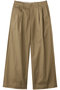 【MEN】2TUCK WIDE CHINO TROUSERS/パンツ ユニバーサル プロダクツ/UNIVERSAL PRODUCTS. CAMEL