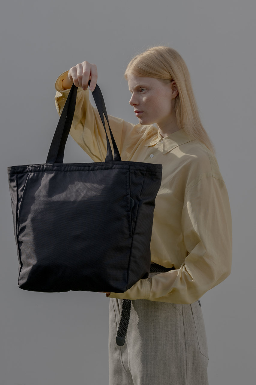 MONOLITH(モノリス)｜TOTE STANDARD HEXA M/ブラック の通販｜ELLESHOP・(エル・ショップ)