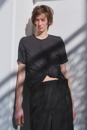 ミラ ショーン バイ チカ キサダ/mila schon by chika kisadaのシルク混クリンクルクロスTブラウス(110400/110402)