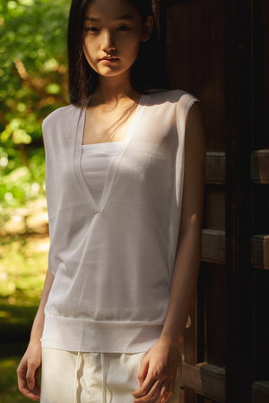 セアン/SCEARNのSILK ORGANDIE ディープVベックベスト(110300/110301)