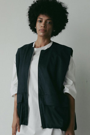 ハー/HER.のフロントジップベストブラウス(110400/110402)