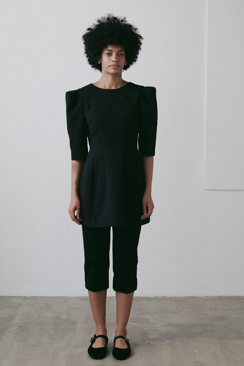 HER.(ハー)｜バックオープンブラウス/ブラック の通販｜ELLESHOP 
