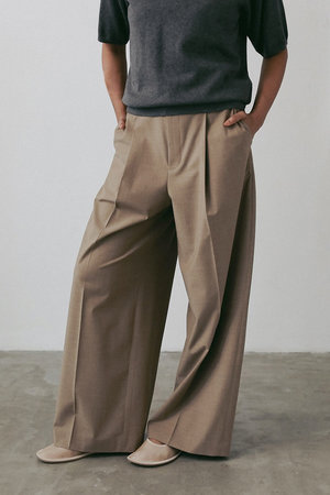 ハー/HER.のタックワイドパンツ