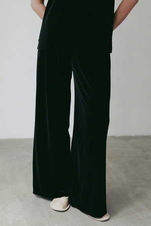 ハー/HER.のベロアリラックスパンツ(110600/110601)