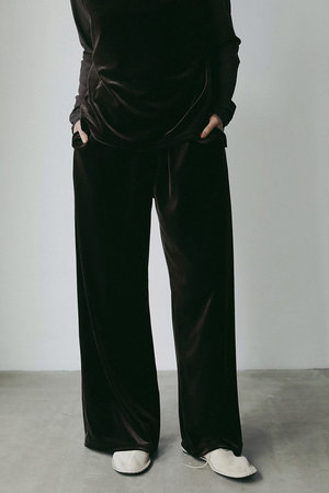 ハー/HER.のベロアリラックスパンツ(110600/110601)