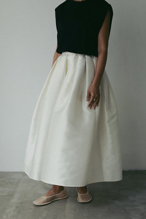 ハー/HER.のシャイニーギャザーフレアスカート(110700/110703)