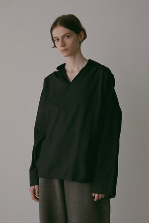 ハー/HER.のラウンドカラーチュニックブラウス(110400/110403)