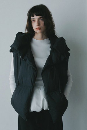 ハー/HER.のフーデッドダウンベスト(110800/110806)