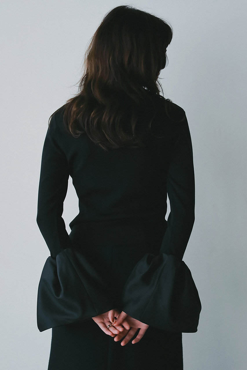 HER.(ハー)｜ボリュームフレアスリーブニットプルオーバー/ブラック の