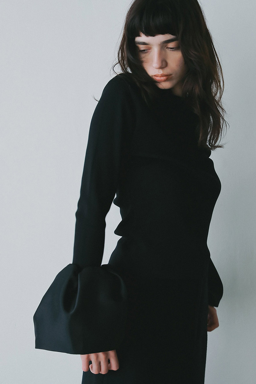 HER.(ハー)｜ボリュームフレアスリーブニットプルオーバー/ブラック の