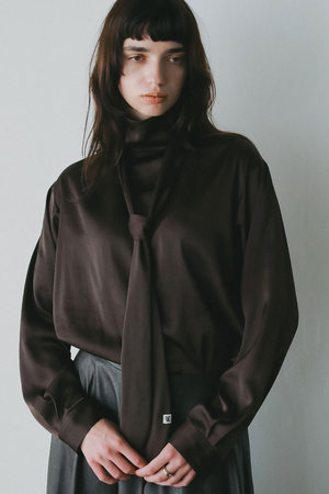 ハー/HER.のヴィンテージサテンリボンブラウス(110400/110403)