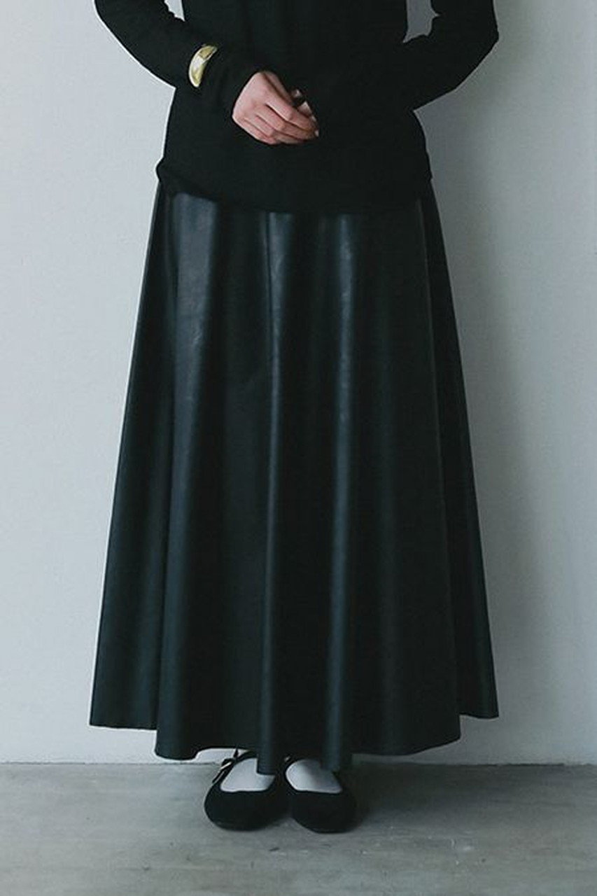 HER.(ハー)｜フェイクレザーマキシフレアスカート/ブラック の通販