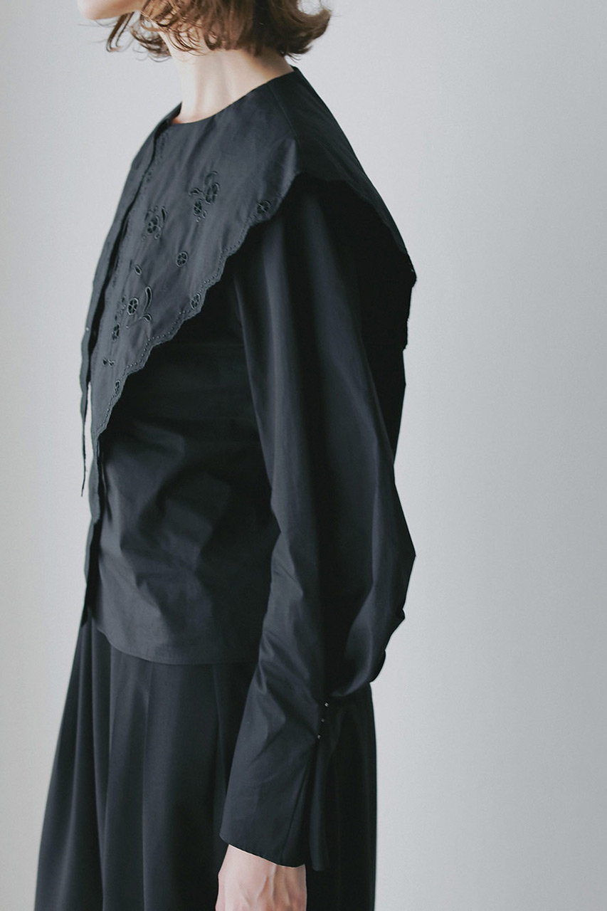 1er Arrondissement エンブロイダリーブラウス　ブラック エンブロイダリーブラウス】｜1er Arrondissement（プルミエ アロン