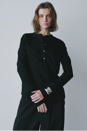 ハー/HER.の【11/20 12:00販売開始】コットンヘンリーネックプルオーバー(110100/110103)