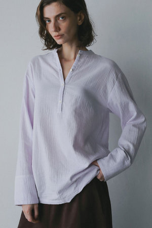 ハー/HER.のヘンリーネックブラウス(110400/110403)