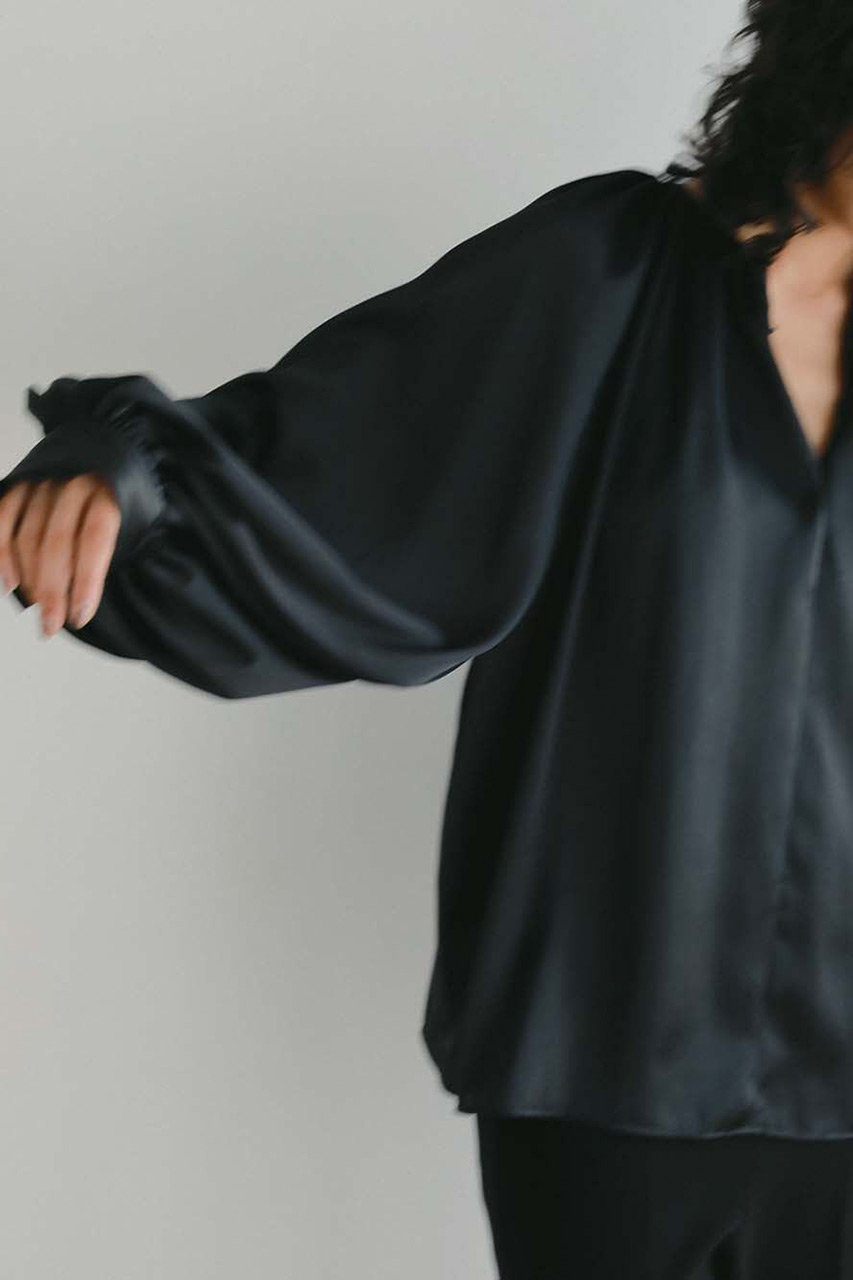 HER. ハー 長袖 シャツ ブラウス ギャザー F ブラック HER.(ハー)｜ギャザーサテンブラウス/ブラック の通販｜ELLESHOP