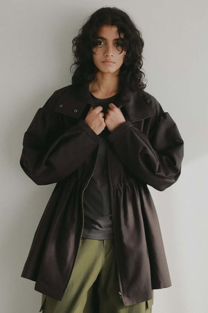 ハー/HER.のペプラムギャザーハーフコート