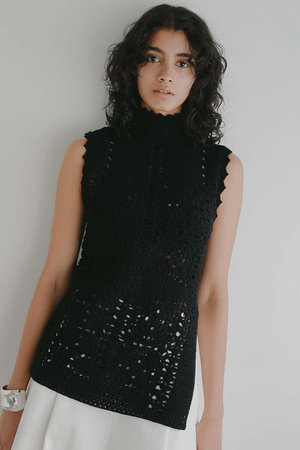 ハー/HER.のクロシェノースリーブニット