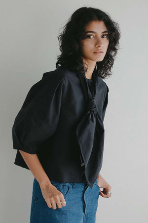 ハー/HER.のハンカチーフデザインブラウス(110400/110403)