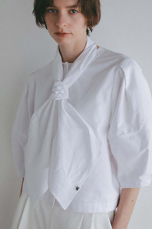 ハー/HER.のハンカチーフデザインブラウス(110400/110403)