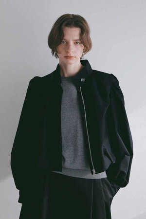 ハー/HER.のパワショルブルゾン