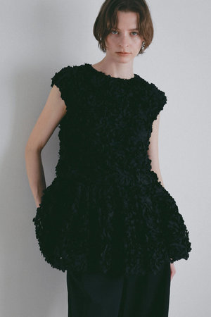 ハー/HER.の3Dレースブラウス