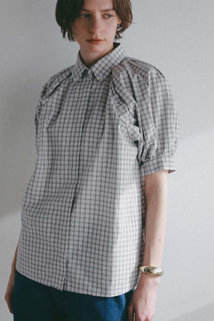 ハー/HER.のショルダータックチェックブラウス(110400/110402)