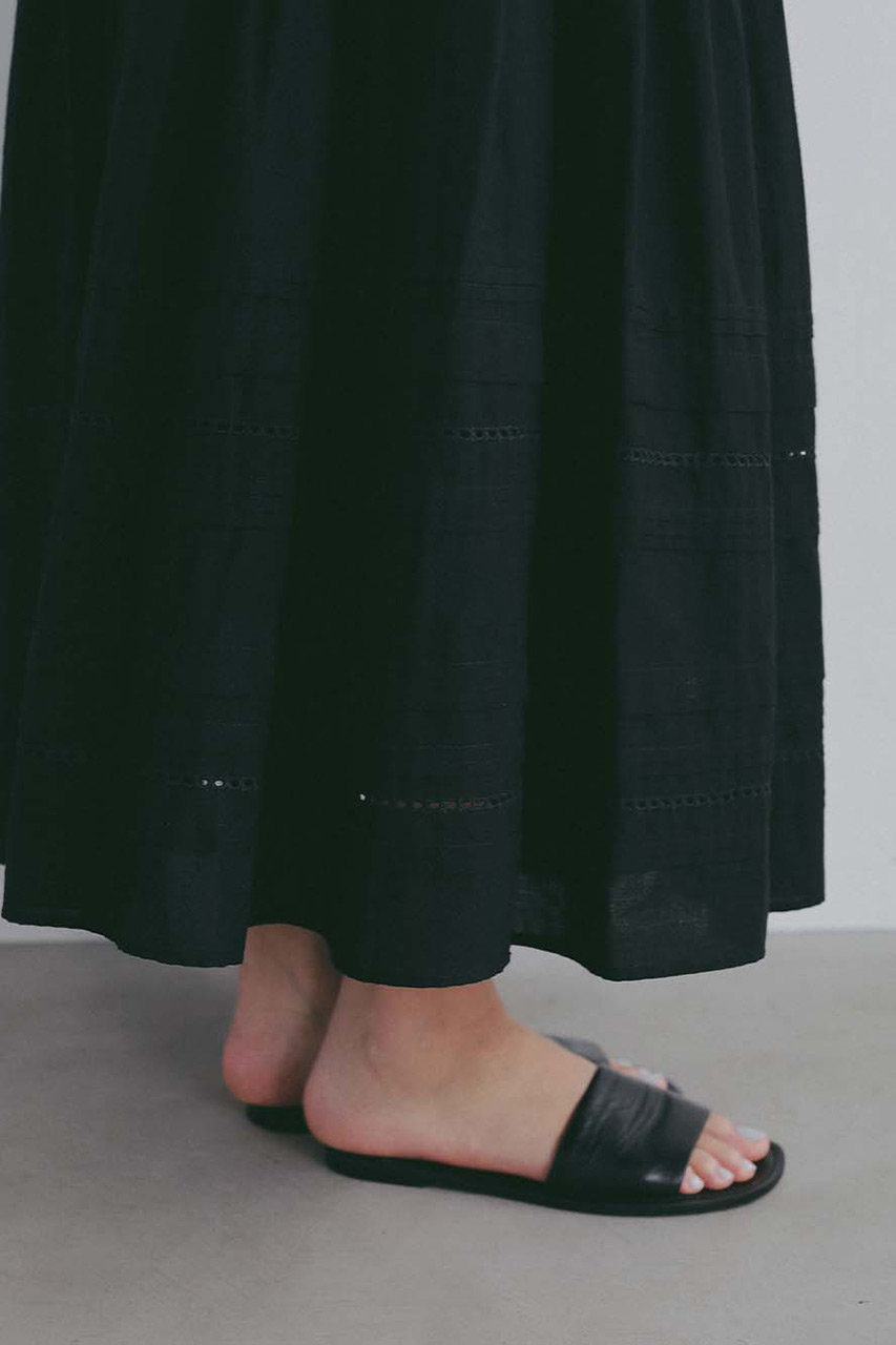 HER.(ハー)｜タックティアードスカート/ブラック の通販｜ELLESHOP
