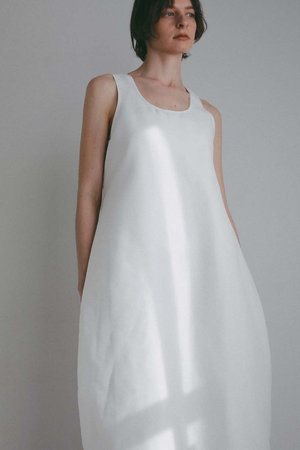 ハー/HER.の【4/2 12:00販売開始】カーブシルエットドレス(110500/110503)