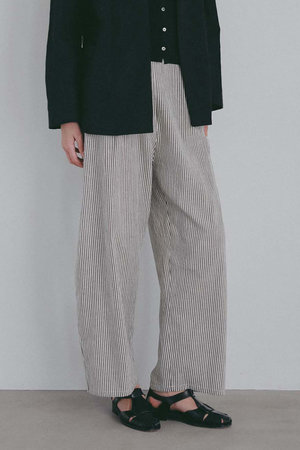 ハー/HER.の【4/16 12:00販売開始】プリントカーブパンツ(110600/110601)