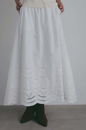 ハー/HER.の【4/23 12:00販売開始】スカラ刺しゅうギャザーフレアスカート(110700/110703)