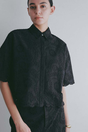 ハー/HER.のコットンレースBOXシャツ(110400/110402)