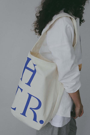 ハー/HER.の【予約販売】キャンバスショルダーバッグ(120100/120101)