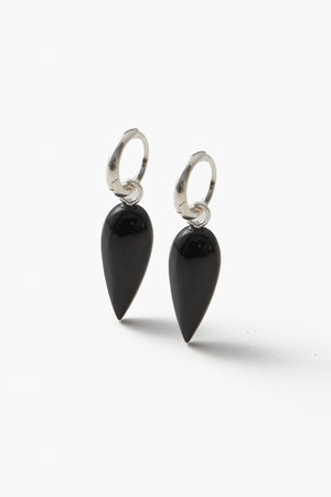 エスケーパーズ アナザーワールド/ESCAPERS AN OTHER WORLDの【SOPHIE BUHAI】Tiny Spear Hoops ピアス（オニキス）(150100/150101)