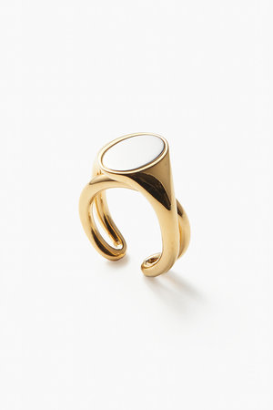 エスケーパーズ アナザーワールド/ESCAPERS AN OTHER WORLDの【Charlotte Chesnais】BAGUE CHEVALIERE INITIAL リング(150400/150401)