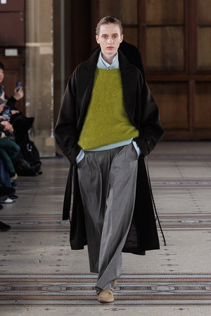シュタイン/sssteinの【UNISEX】WOOL CASHMERE OVERSIZED PEAK LAPEL CHESTER COAT(110900/110903)
