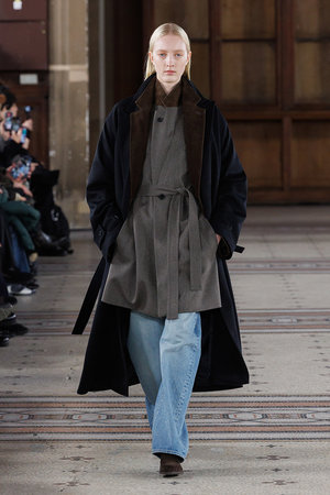 シュタイン/sssteinの【UNISEX】WOOL CASHMERE OVERSIZED PEAK LAPEL CHESTER COAT(110900/110903)
