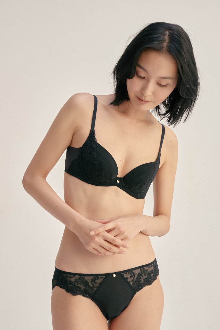 Yue(ユエ)｜(C65～)ニットをきれいに着こなせる 3/4カップブラ