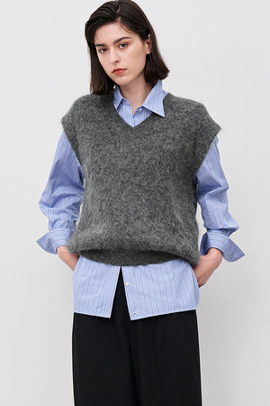 アンクレイヴ/uncraveのアルパカファーニット Vネックベスト(110300/110301)