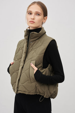 アンクレイヴ/uncraveのパディング ベスト(110800/110806)