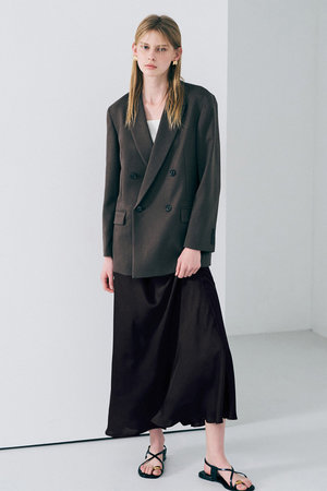 アンクレイヴ/uncraveのライトダブルサテン バイアススカート(110700/110703)