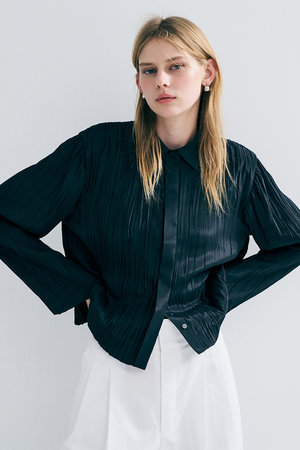 アンクレイヴ/uncraveの【予約販売】マシーンプリーツ シャツ(110400/110402)