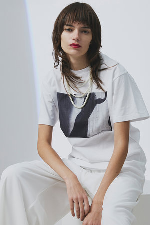 アンクレイヴ/uncraveの【4/29 12:00販売開始】misuzu otsuka × uncrave　PHOTO TEE(110100/110102)