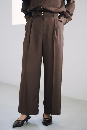 エストラータ/STRATAのブライトツイルタックワイドパンツ(110600/110601)