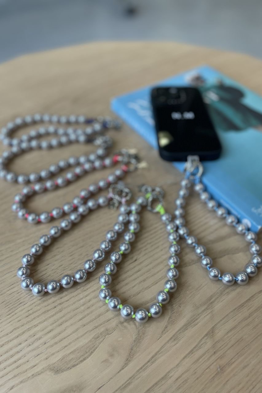 CADEAUX(カドー)｜【CADEAUX PLUS】シルバーグレーパール スマホ