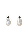 有核バロックパールピアス（ブラックスピネル）