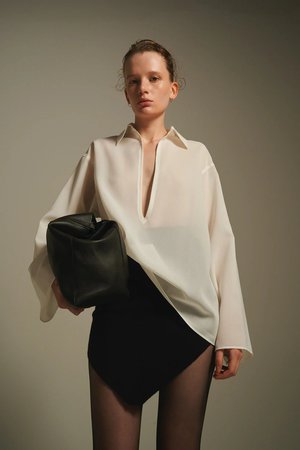 ヴェニカ/VenicaのVneck blouse(110400/110403)