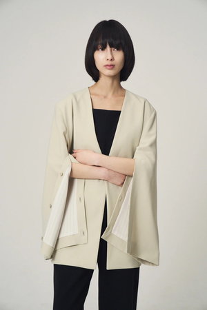ヴェニカ/Venicaのslit sleeve flare jacket(110800/110801)