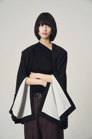 ヴェニカ/Venicaのslit sleeve flare jacket(110800/110801)